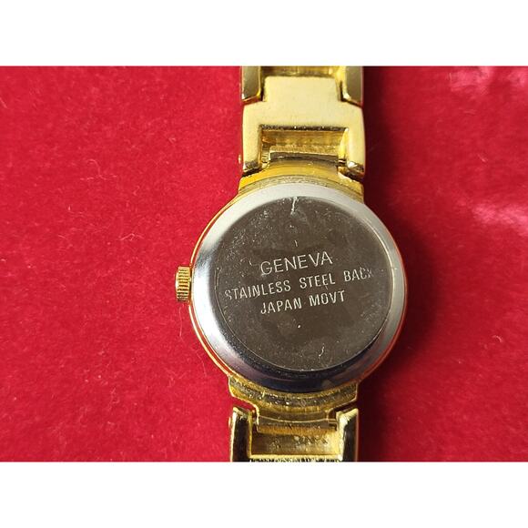 GENEVA Women\'s Quartz Watch Gold Tone w Matching Bracelet In Box NEW BATTERY main image 6